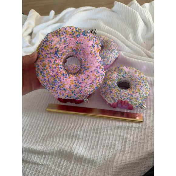 Jumbo glitter sparkle Christmas donut ornaments set of 4 stunning donuts - Picture 7 of 14
